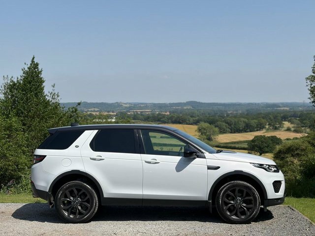 Land Rover Discovery Sport Td4 Landmark Suv White #5