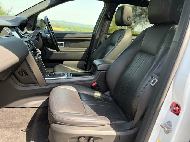 Land Rover Discovery Sport Td4 Landmark Suv White #6