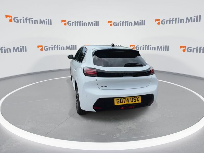Peugeot 208 1.2 Puretech Allure Hatchback Eu White #4