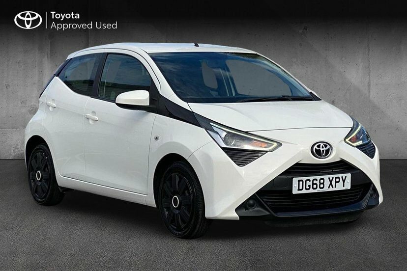Toyota Aygo 1.0 Vvt-i X-play Hatchback 71 P White
