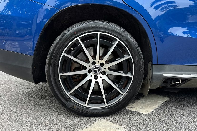 Mercedes-Benz EQC Eqc 400 80Kwh Amg Line Edition Suv Au Blue #4