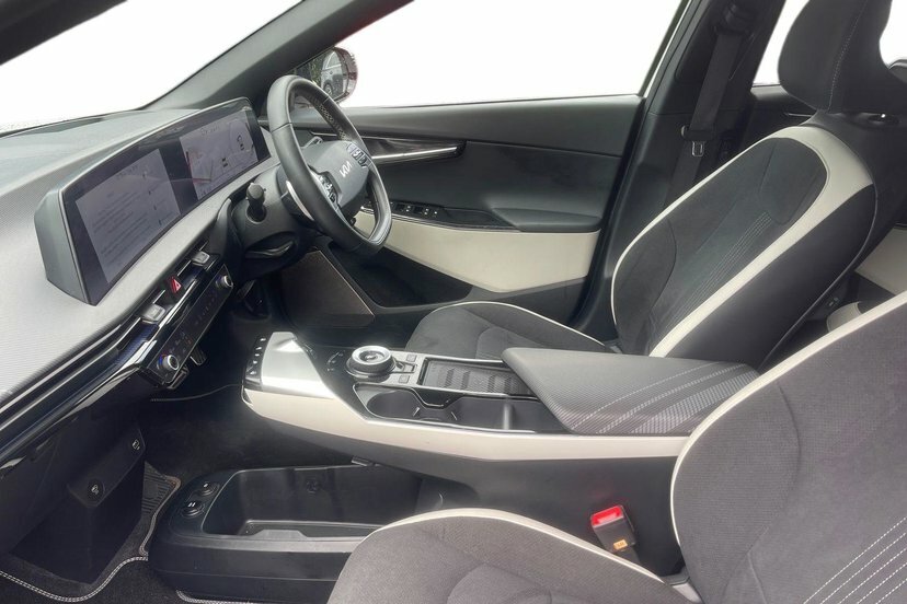 Kia EV6 77.4Kwh Gt-line S Hatchback 225 White #2