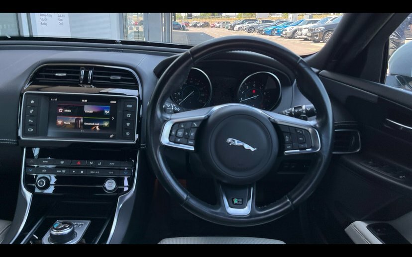 Jaguar XE 2.0 Gtdi R-sport Saloon 240 Ps Silver #5
