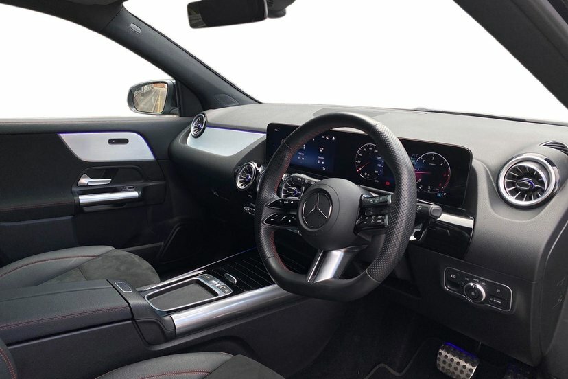 Mercedes-Benz GLA Class 2.0 Gla200d Amg Line Executive Suv 8G Black #5