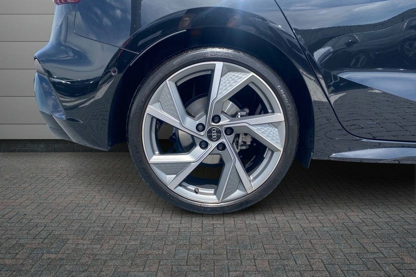 Audi A3 1.5 Tfsi S Line Sportback S Tronic 150 Grey #5