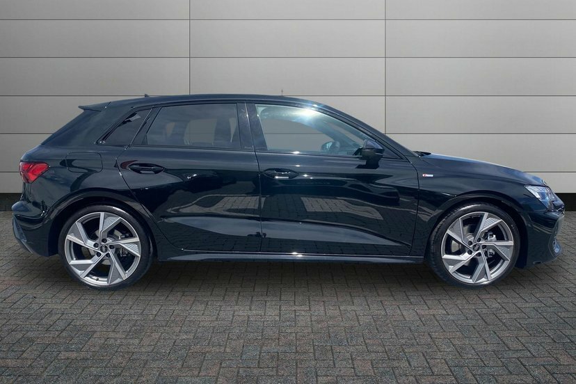 Audi A3 1.5 Tfsi S Line Sportback S Tronic 150 Grey #4