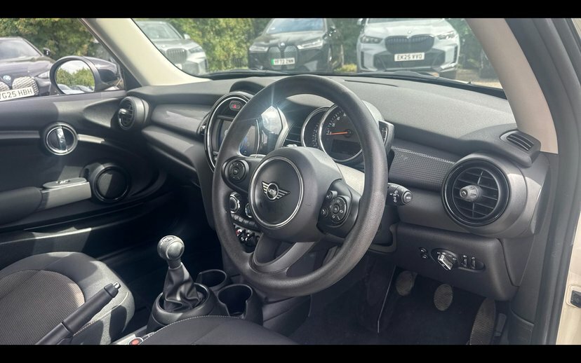 Mini Hatch 3-Door Hatch Cooper Classic EK70EBA White #6