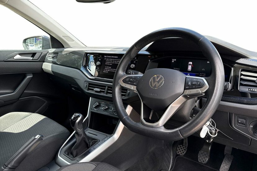 Volkswagen Polo 1L Life Black #6
