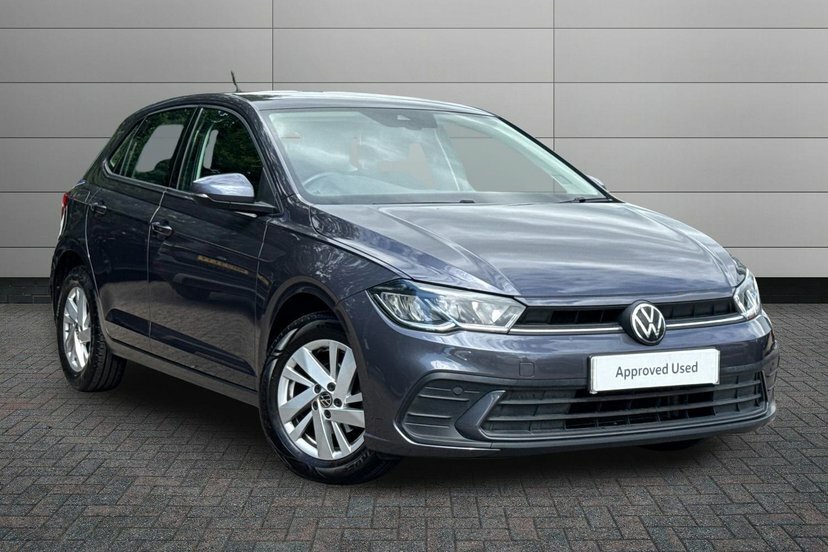Volkswagen Polo 1L Life Black #1