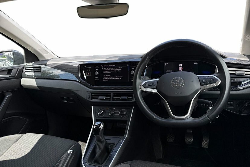 Volkswagen Polo 1L Life Black #8