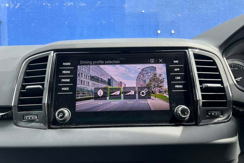 Skoda Karoq Karoq Se L Tsi Blue #24