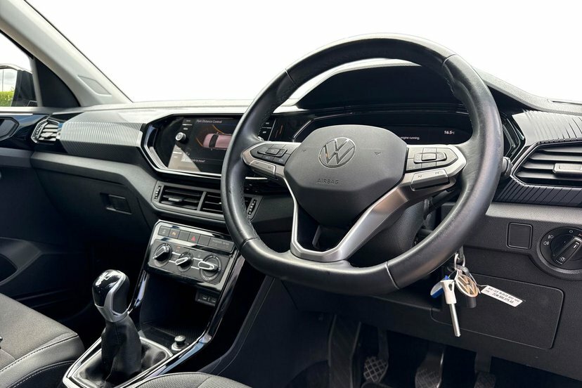 Volkswagen T-Cross 1.0 Tsi Black Edition Suv 95 Ps Black #6