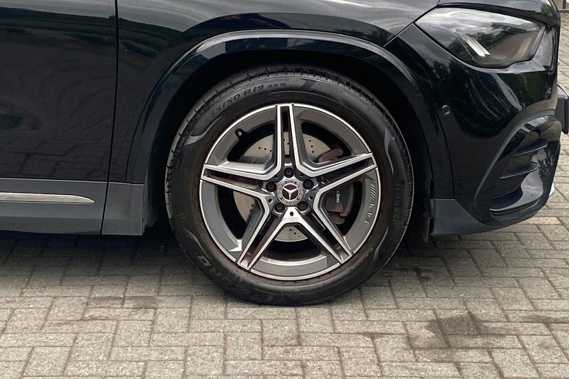 Mercedes-Benz GLA Class Gla200h Mhev Amg Line Executive DF73SFE Black #4