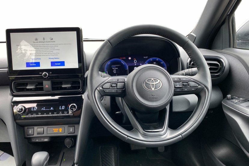 Toyota Yaris Cross 1.5 Vvt-h Excel Suv Hybrid E-cvt 130 P Silver #6