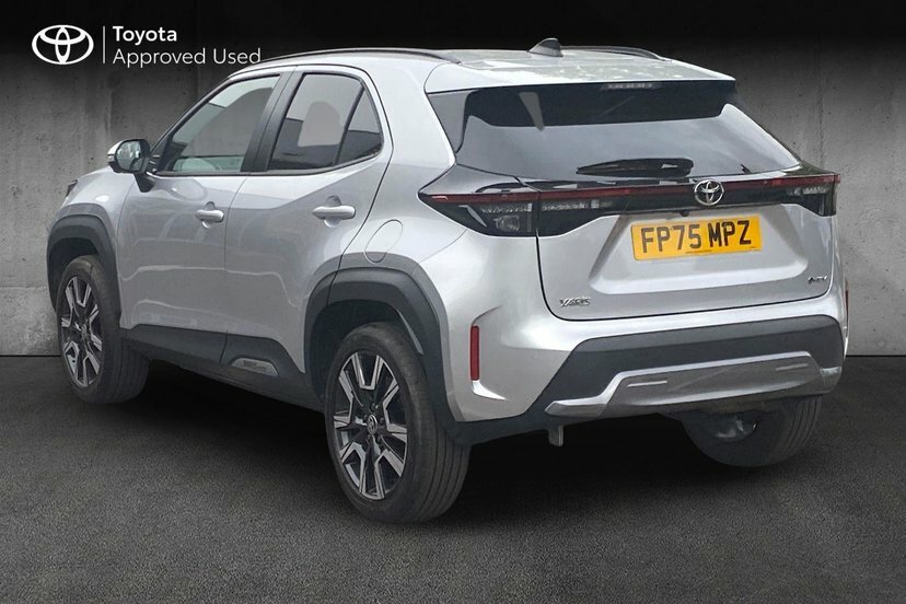 Toyota Yaris Cross 1.5 Vvt-h Excel Suv Hybrid E-cvt 130 P Silver #4