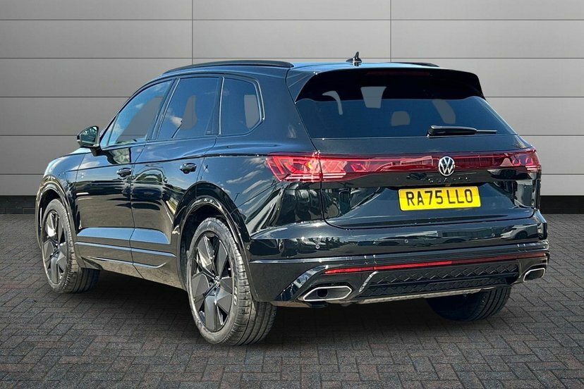 Volkswagen Touareg 3.0 V6 Tdi Final Edition Suv Tiptronic Black #3