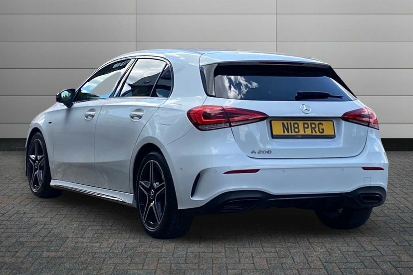 Mercedes-Benz A Class 1.3 A200 Amg Line Edition Executive Hatchback White #2