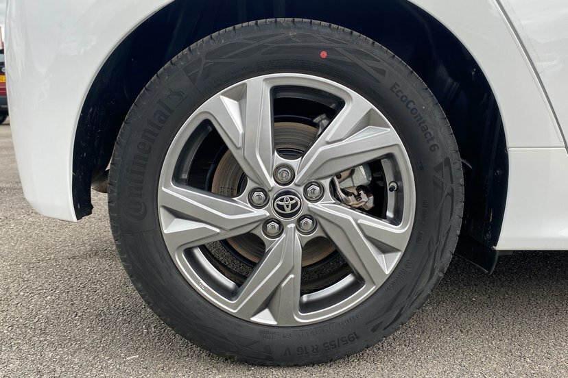 Toyota Yaris 1.5 Hybrid Design #21