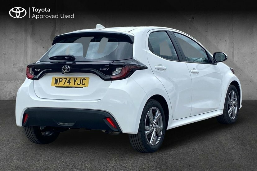 Toyota Yaris 1.5 Vvt-h Icon Hatchback Hybrid E-cvt White #2