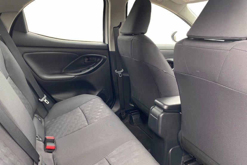 Toyota Yaris 1.5 Hybrid Design #13