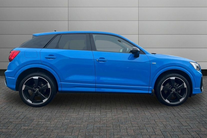 Audi Q2 1.5 Tfsi Cod 35 Black Edition Suv S Tro Blue #4