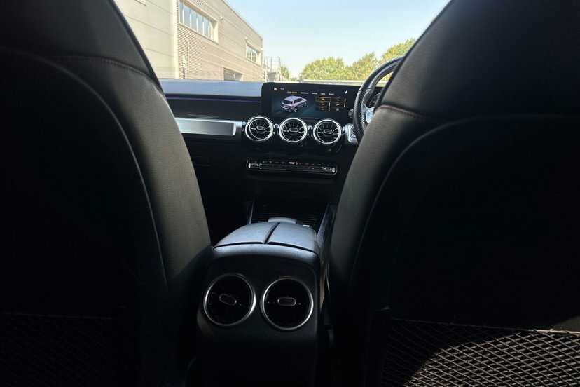 Mercedes-Benz GLB Class 200 Amg Line Premium Night Ed 7G-tronic Black #26