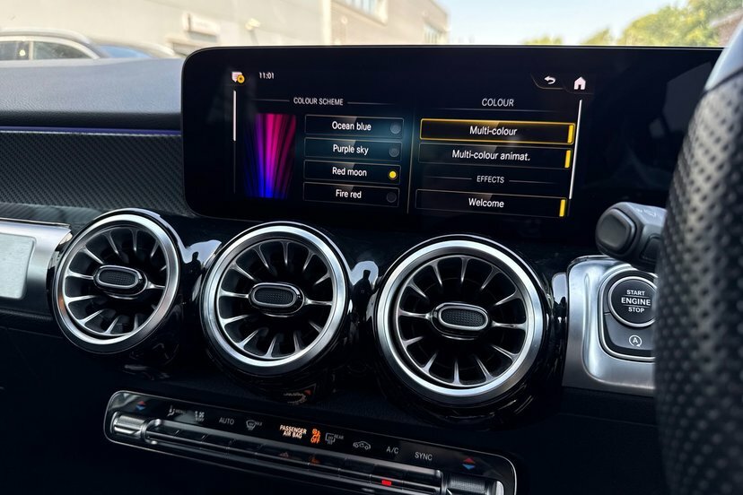 Mercedes-Benz GLB Class 200 Amg Line Premium Night Ed 7G-tronic Black #36
