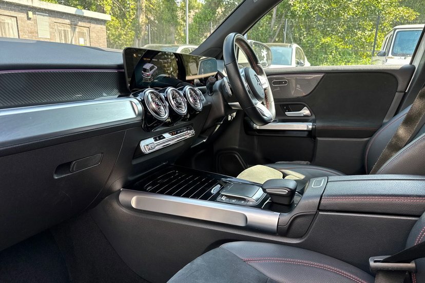 Mercedes-Benz GLB Class 200 Amg Line Premium Night Ed 7G-tronic Black #28