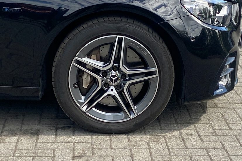 Mercedes-Benz E Class 2.0 E300de 13.5Kwh Amg Line Saloon Plug Black #4
