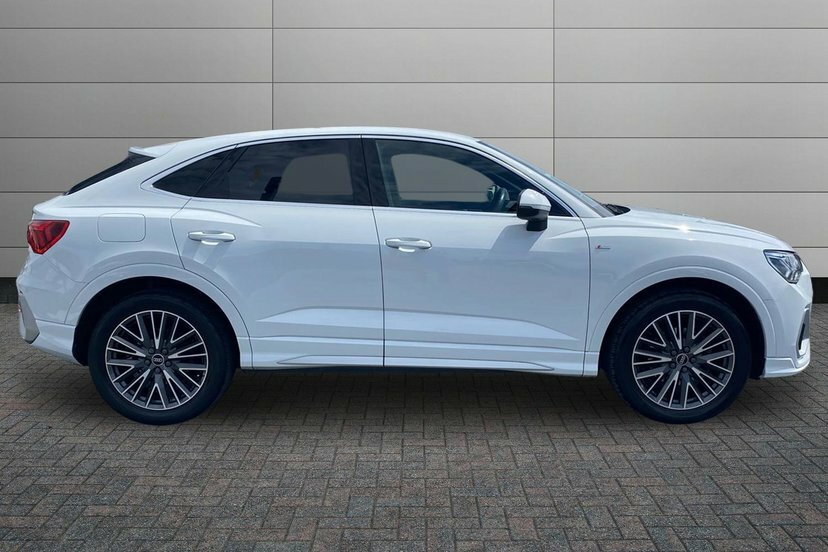 Audi Q3 1.5 Tfsi Cod 35 S Line Sportback S Tron White #4