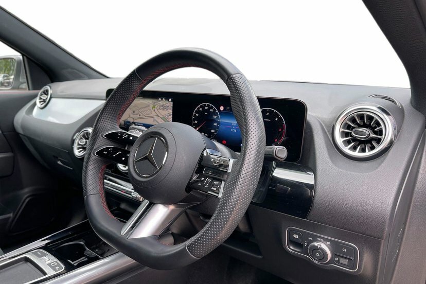 Mercedes-Benz GLA Class 2.0 Gla220d Amg Line Executive Suv 8G Grey #5