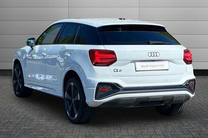 Audi Q2 1.5 Tfsi Cod 35 Black Edition Suv S Tro White #3
