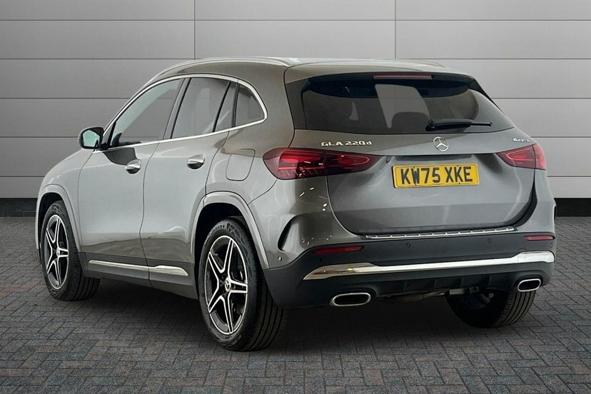 Mercedes-Benz GLA Class Gla 220D 4Matic Amg Line Executive Grey #2