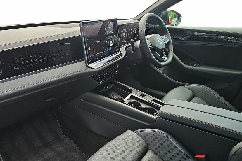 Volkswagen Passat 1.5 Tsi Ehybrid 19.7Kwh Black Edition Estate P Black #2