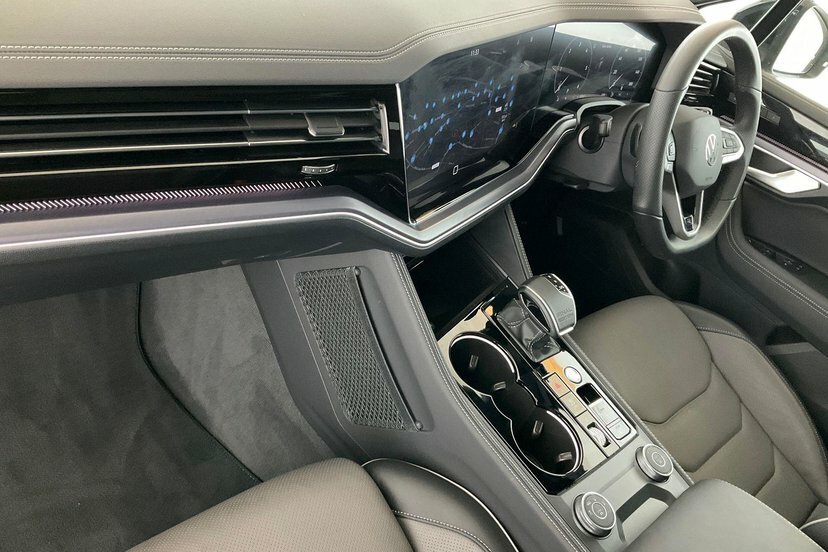 Volkswagen Touareg 3.0 V6 Tdi Final Edition Suv Tiptronic Black #2
