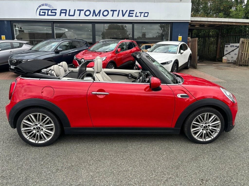 Mini Convertible 1.5L Cooper Exclusive Red #4