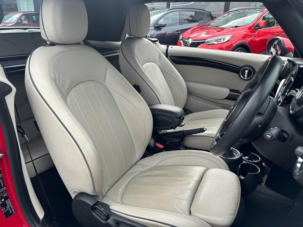 Mini Convertible 1.5L Cooper Exclusive Red #2