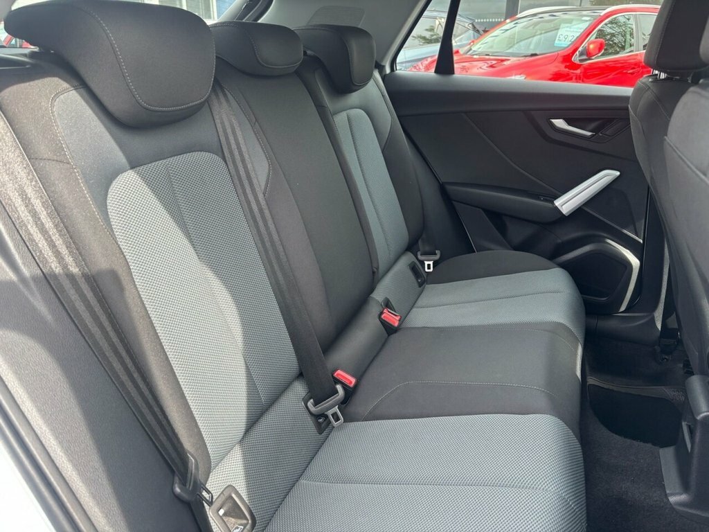 Audi Q2 1.6L Technik White #4