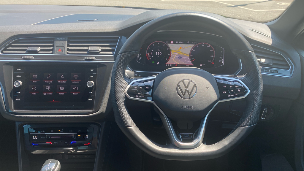 Volkswagen Tiguan 1.5 Tsi R-line Dsg Euro 6 Ss Black #5