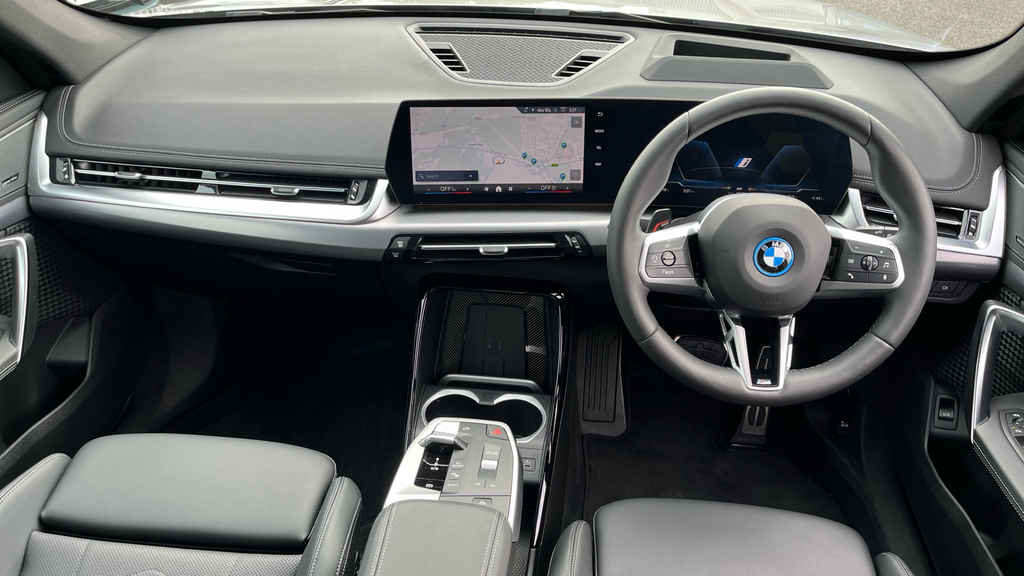 BMW iX1 20 66.5Kwh M Sport Edrive 11Kw Charger YE75GXO Silver #4