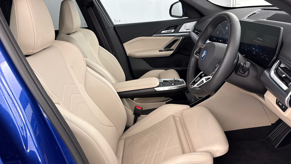 BMW iX1 20 66.5Kwh Sport Suv Edrive 11K Black #11