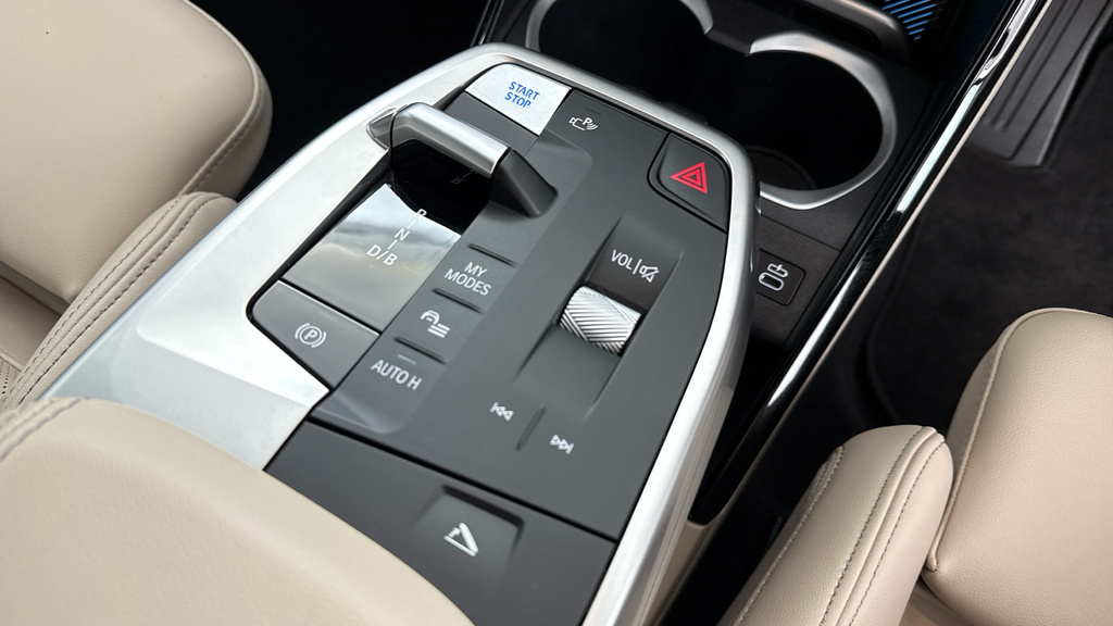 BMW iX1 20 66.5Kwh Sport Suv Edrive 11K Black #10