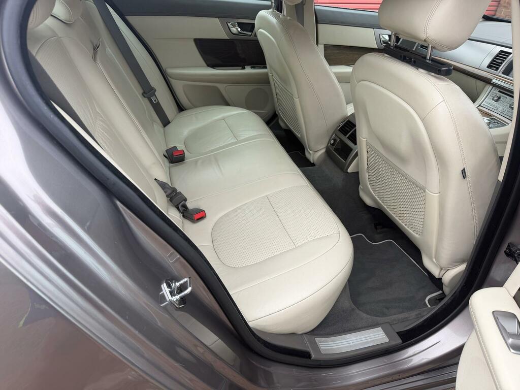 Jaguar XF 3.0D S V6 Portfolio Euro 5 Sat Nav Heated Blue #8