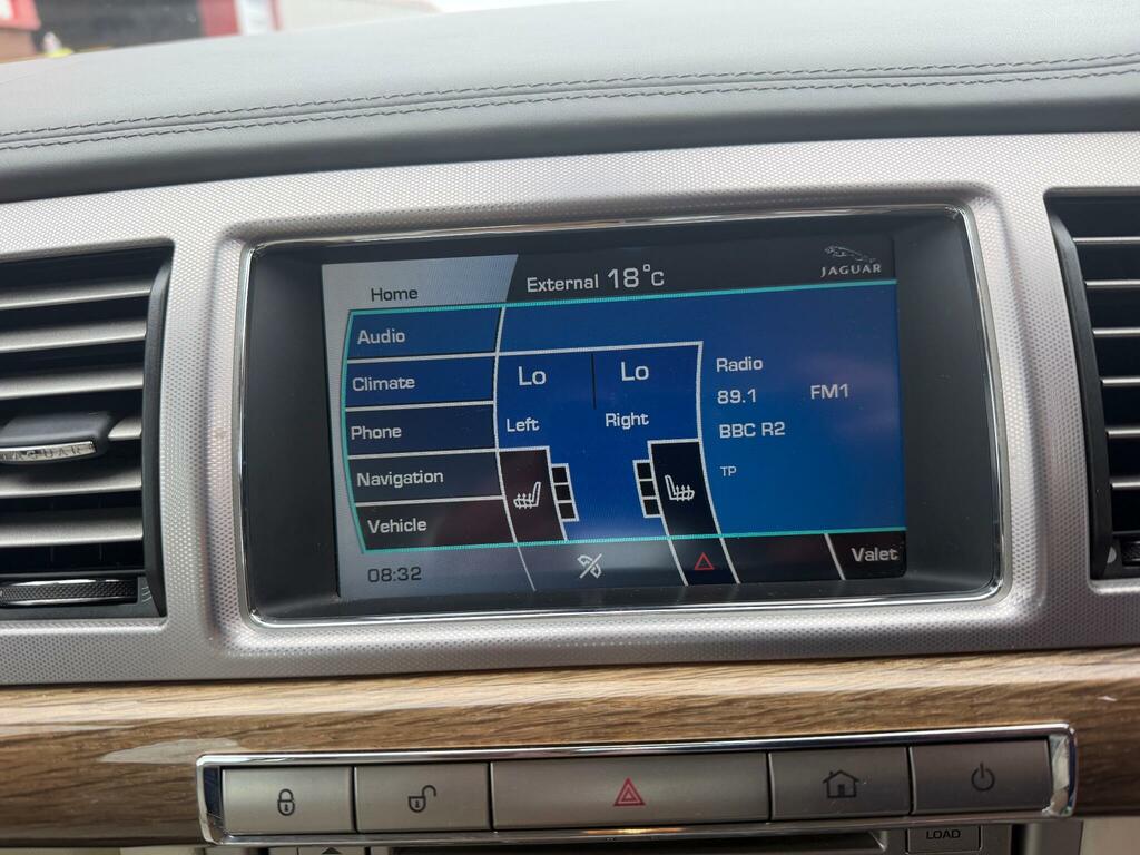 Jaguar XF 3.0D S V6 Portfolio Euro 5 Sat Nav Heated Blue #11