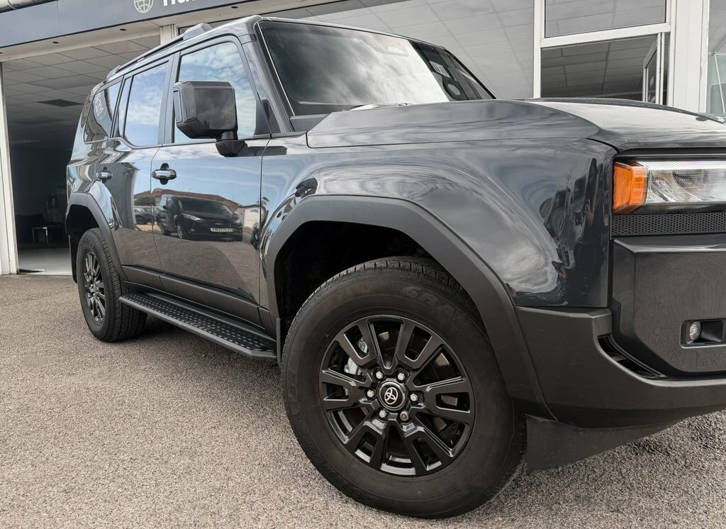 Toyota Land Cruiser Invincible D Grey #61
