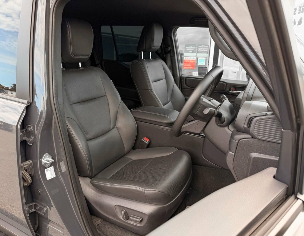 Toyota Land Cruiser Invincible D Grey #8