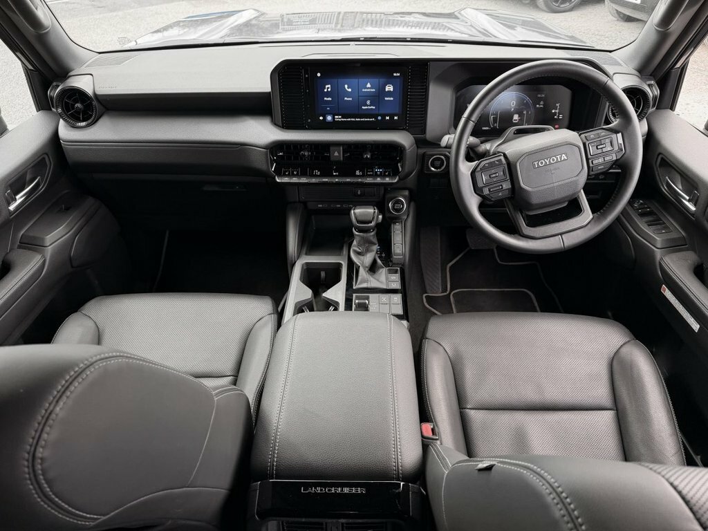 Toyota Land Cruiser Mpv Grey #2