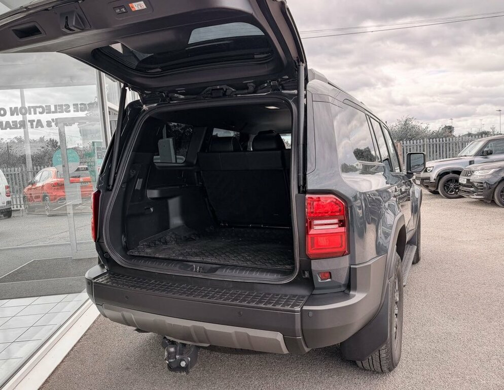 Toyota Land Cruiser Invincible D Grey #15