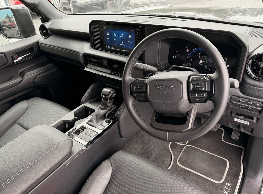 Toyota Land Cruiser Invincible D Grey #11