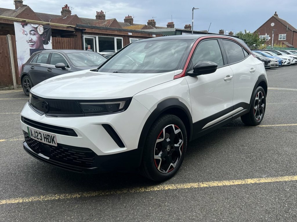 Vauxhall Mokka-e Suv AJ23HDK White #4